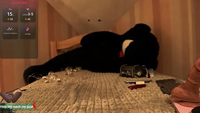 Snapshot of Redhead_Shark_new chatting on January 2025 10:23:01 PM Redhead Shark new online show from January 2025 10:23:01 PM