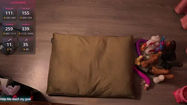 Snapshot of Redhead_Shark_new chatting on February 2025 10:19:01 PM Redhead Shark new online show from February 2025 10:19:01 PM