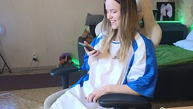 Nate   online show from April 2026 03:32:01 AM