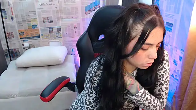 Snapshot of i_am_nina_ chatting on November 2025 03:00:01 PM i am nina online show from November 2025 03:00:01 PM