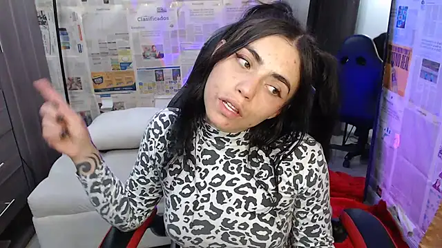 Snapshot of i_am_nina_ chatting on November 2025 04:33:02 AM i am nina online show from November 2025 04:33:02 AM