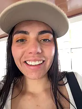 Snapshot of i_am_nina_ chatting on November 2025 06:40:02 PM i am nina online show from November 2025 06:40:02 PM