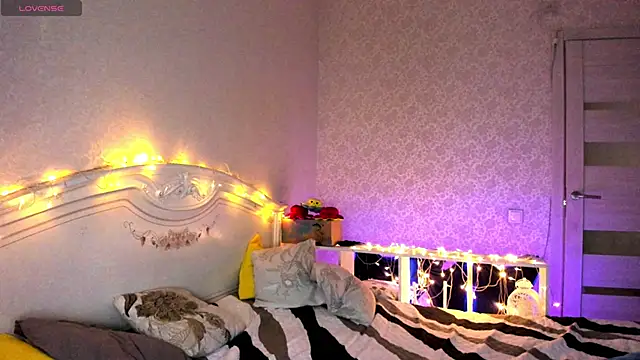 LillyMoure  online show from February 2026 10:38:02 PM