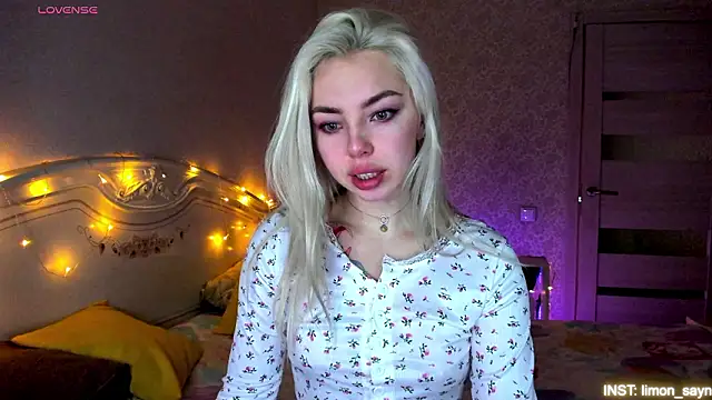 LillyMoure  online show from March 2026 11:26:02 PM