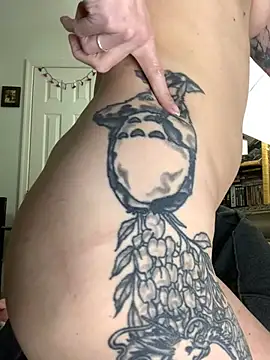 Snapshot of MissCumberdale chatting on February 2025 09:25:01 PM MissCumberdale online show from February 2025 09:25:01 PM