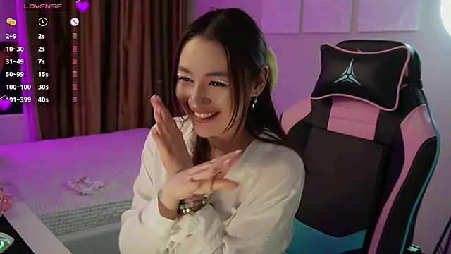 Fiona-Love online show from April 2026 07:58:01 PM