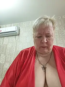 Snapshot of EffectFiona chatting on May 2026 12:21:01 PM EffectFiona online show from May 2026 12:21:01 PM