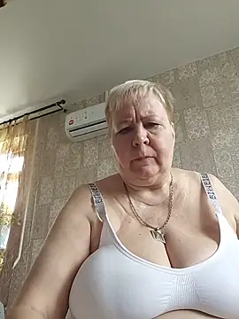 Snapshot of EffectFiona chatting on May 2026 03:57:02 AM EffectFiona online show from May 2026 03:57:02 AM