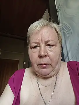 Snapshot of EffectFiona chatting on May 2026 01:35:02 AM EffectFiona online show from May 2026 01:35:02 AM