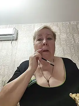 Snapshot of EffectFiona chatting on May 2026 10:48:01 PM EffectFiona online show from May 2026 10:48:01 PM