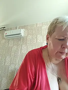 Snapshot of EffectFiona chatting on June 2026 04:25:02 AM EffectFiona online show from June 2026 04:25:02 AM