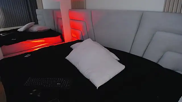 Miss Loise online show from October 2025 03:47:02 AM