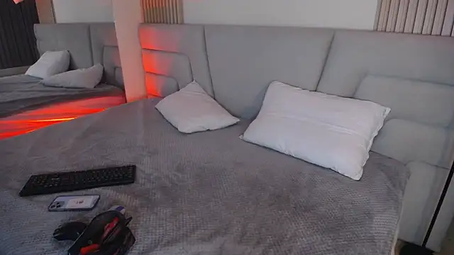 Miss Loise online show from December 2025 03:38:02 AM