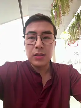 andrewmhilton  online show from November 2025 06:19:02 PM