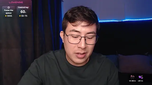 andrewmhilton  online show from April 2026 05:01:02 AM