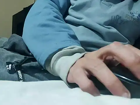 Snapshot of maxxx20202020 chatting on January 2025 02:15:02 AM maxxx20202020 online show from January 2025 02:15:02 AM