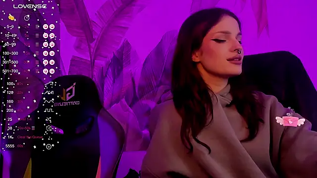 BratzieDarsie online show from December 2024 03:28:02 PM