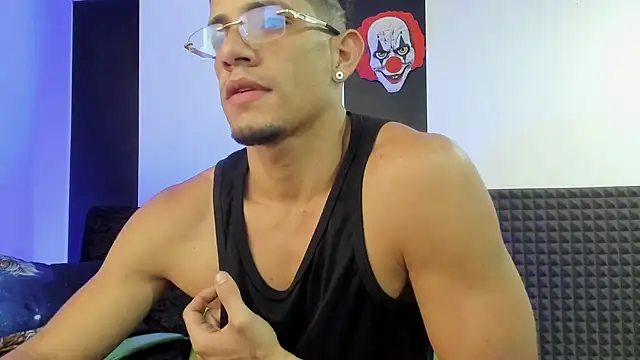 jhonnysnow17 online show from January 2025 05:56:01 AM