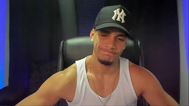 jhonnysnow17 online show from October 2025 10:41:02 PM