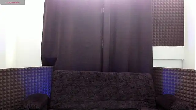 jhonnysnow17 online show from June 2026 05:48:02 PM
