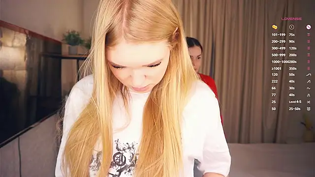 Snapshot of EllenReeves chatting on November 2025 05:06:02 AM EllenReeves online show from November 2025 05:06:02 AM