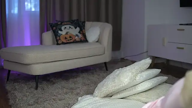 TiffanyMaze online show from October 2025 11:44:02 AM