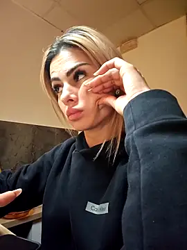 TiffanyMaze online show from March 2026 07:13:01 AM