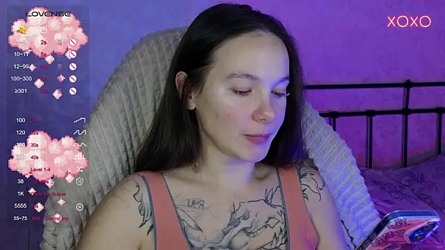 lil luna x online show from October 2025 05:30:01 PM