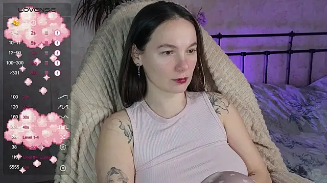 lil luna x online show from April 2026 07:07:02 PM