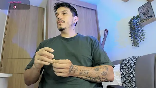 Snapshot of alejandro_stark chatting on June 2026 09:38:01 PM alejandro stark online show from June 2026 09:38:01 PM