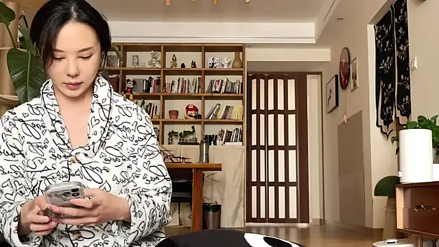 Snapshot of grandeeney chatting on November 2025 05:42:02 AM grandeeney online show from November 2025 05:42:02 AM