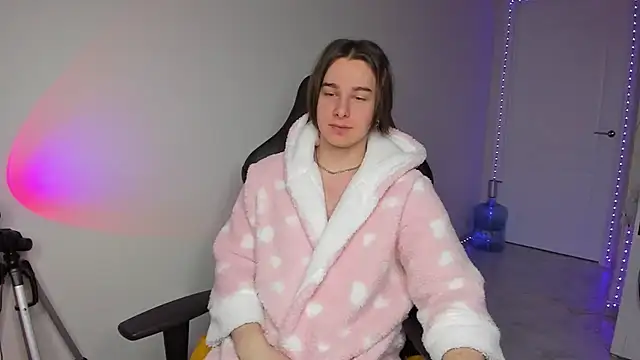 Vincent Strong online show from January 2025 07:27:02 AM