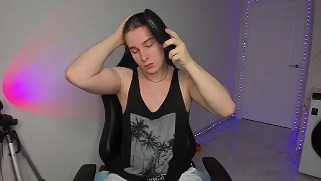 Vincent Strong online show from January 2025 08:01:01 AM