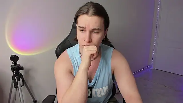 Vincent Strong online show from February 2025 01:38:01 PM