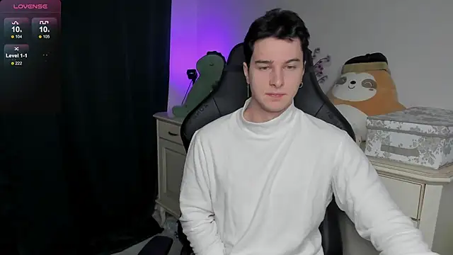 Vincent Strong online show from December 2025 01:33:01 AM