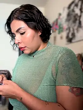 GigiiStone online show from October 2025 04:16:02 PM