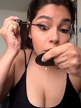 GigiiStone online show from October 2025 04:40:02 PM