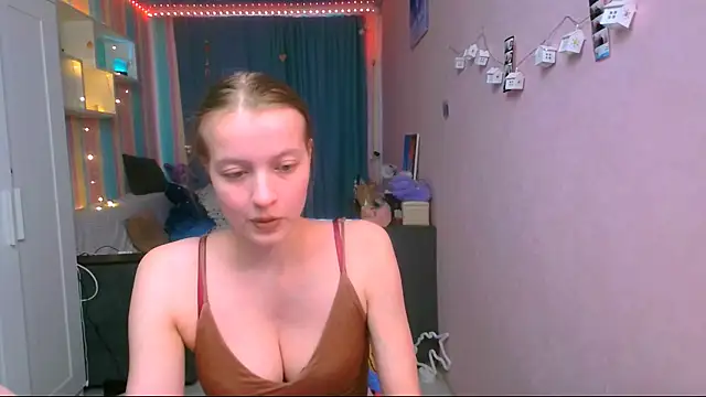   Aphrodita  wow   online show from February 2025 12:40:01 PM