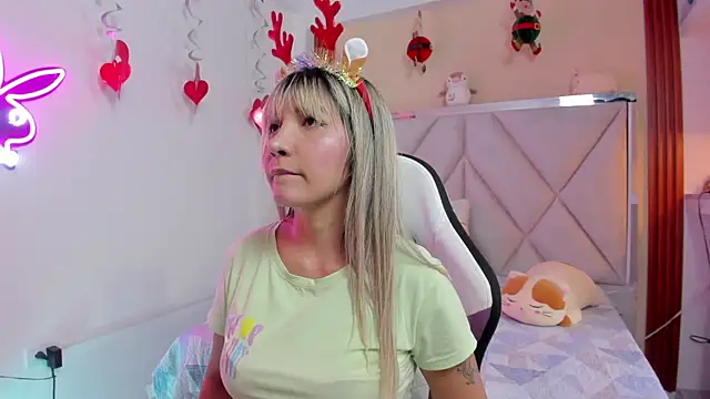 Happy tits online show from December 2024 08:14:02 PM