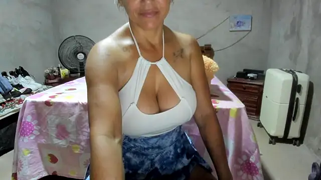 Snapshot of mature__bigboobs__ chatting on June 2026 04:10:01 PM mature bigboobs online show from June 2026 04:10:01 PM