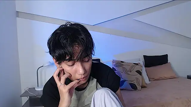 hot little bunny online show from March 2025 09:27:01 PM