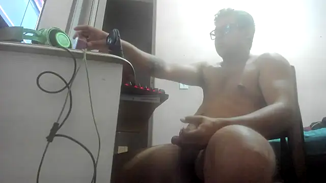 Snapshot of Novin18RJ chatting on March 2025 07:48:01 AM Novin18RJ online show from March 2025 07:48:01 AM