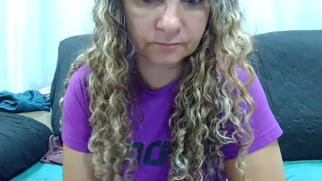Snapshot of Kellynha_Sweet chatting on January 2025 04:36:01 AM Kellynha Sweet online show from January 2025 04:36:01 AM