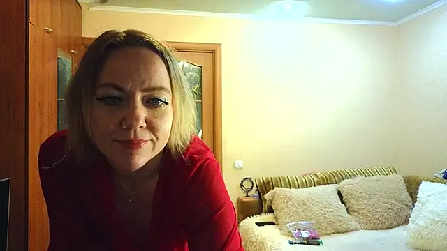 YourQueenX online show from April 2026 05:05:01 AM