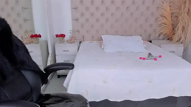 CinthiaCollins online show from July 2026 08:19:02 PM