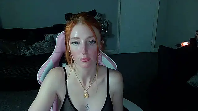 Snapshot of Red_firesquirt chatting on December 2024 09:50:01 PM Red firesquirt online show from December 2024 09:50:01 PM