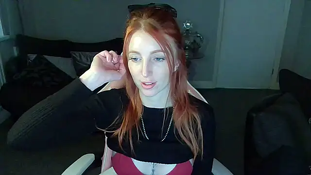 Snapshot of Red_firesquirt chatting on January 2025 02:25:01 PM Red firesquirt online show from January 2025 02:25:01 PM