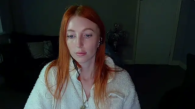 Snapshot of Red_firesquirt chatting on January 2025 04:04:01 PM Red firesquirt online show from January 2025 04:04:01 PM