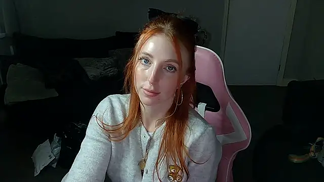 Snapshot of Red_firesquirt chatting on January 2025 04:01:02 PM Red firesquirt online show from January 2025 04:01:02 PM