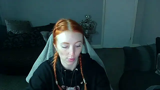 Snapshot of Red_firesquirt chatting on February 2025 02:43:01 PM Red firesquirt online show from February 2025 02:43:01 PM